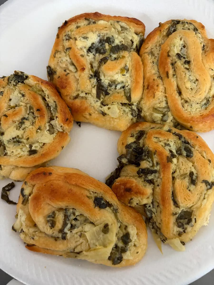 Spinach-Artichoke Buns - Photo 1